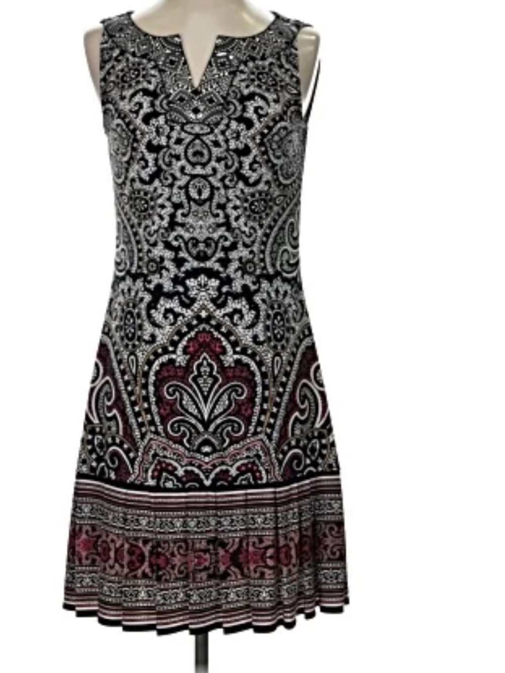 Sleeveless Notch-Neck Paisley Print Dress in Black and Burgundy